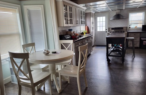Hampton House | ♡ Party On The Porch! ༺☆༻ Huge Modern Beach House Steps To The Sand and Strip!