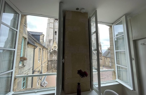 Bayeux Apartment | Parvis Cathédrale Bayeux charming studio apartment