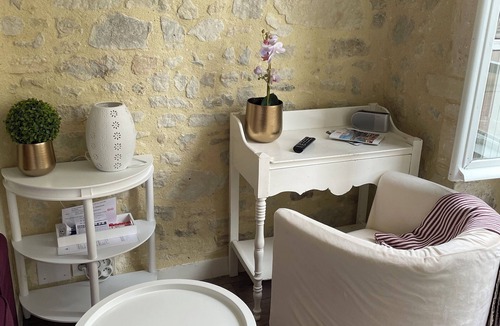 Bayeux Apartment | Parvis Cathédrale Bayeux charming studio apartment