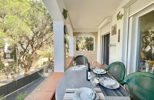 Almadraba-Canyelles Apartment | PAS. Views of Canyelles, private parking and Wifi