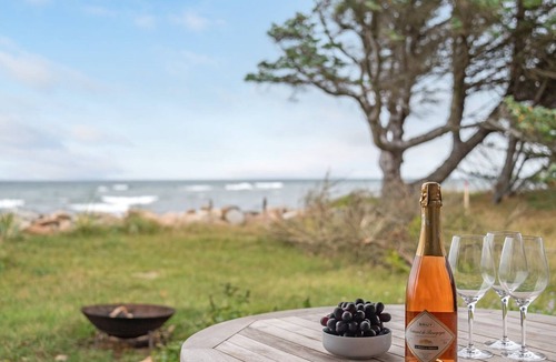 Udsholt House | "Pascal" - 25m from the sea by Interhome