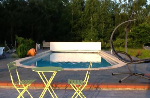 Chateau-l'Hermitage House | Pascal et Domi CHAMBRES "l'oasis des pins"