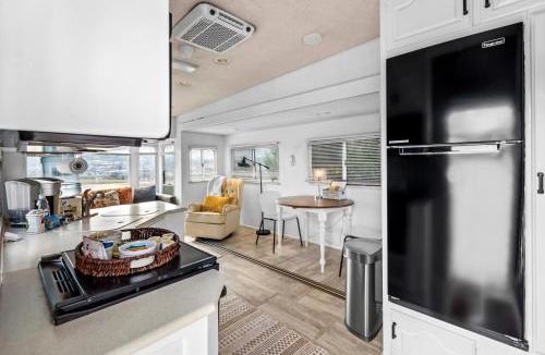 Talent Apartment | Paschal Winery - Glamp Cottage Trailer