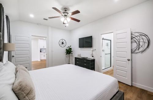 Northside House | Paschall Heights Fully Fenced King Suite