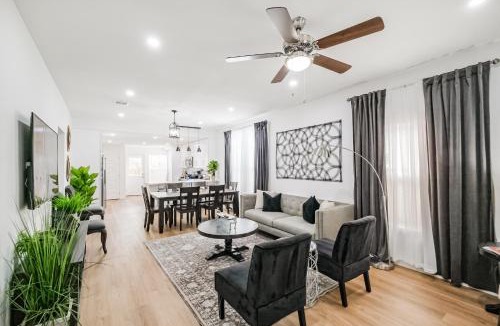 Northside House | Paschall Heights Fully Fenced King Suite