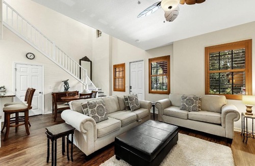 Biggar Apartment | Paseo 4107