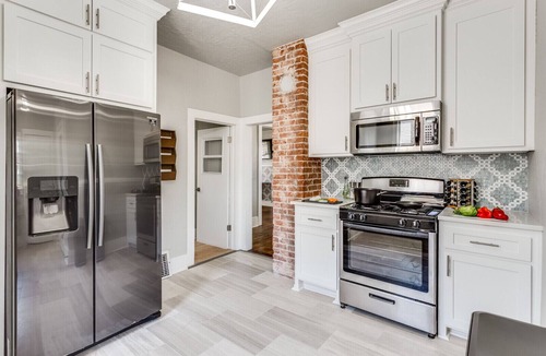 Central Oklahoma City Villa | PASEO/PLAZA District🚶‍♀️ | 30TH ST & Classen Blvd | Central ⚡| Dog Friendly🐶