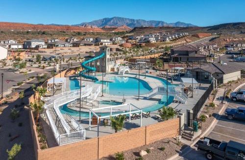 Washington House | Paseos 1213 Brand New Home, Private Hot Tub, BBQ Grill, Ping Pong, Air Hockey, and More!