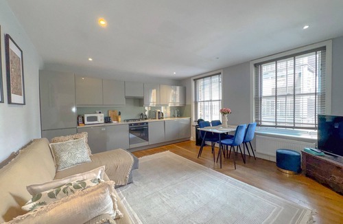 Soho Apartment | Pass the Keys | Central 2 Bed 2 Bath Duplex