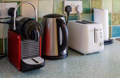 Cherry Hinton Apartment | Pass the Keys | Charming Ground Floor Flat with Free Parking