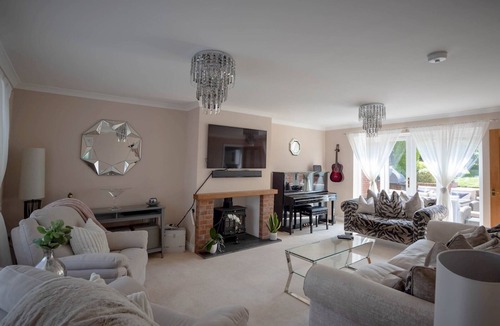 Hereford House | Pass the Keys | Charming Modern House