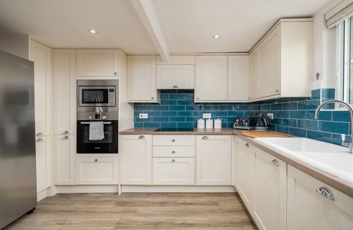 Ware House | Pass the Keys | Charming 4 Bed Cottage in Herts Countryside