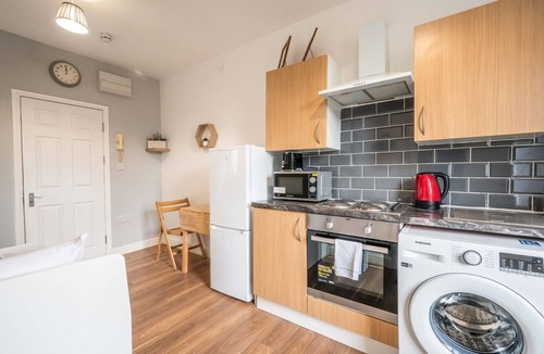 St. Ann's Apartment | Pass the Keys | Compact studio flat North London