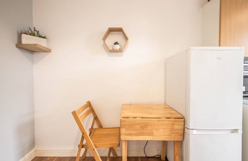 St. Ann's Apartment | Pass the Keys | Compact studio flat North London