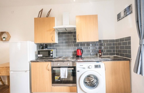 St. Ann's Apartment | Pass the Keys | Compact studio flat North London