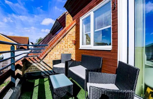 Crays Hill Apartment | Pass the Keys | Cosy and comfortable flat