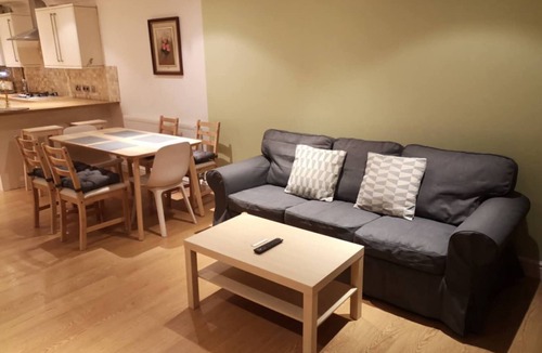 Caversham House | Pass the Keys | Lovely 3 bed house in Caversham