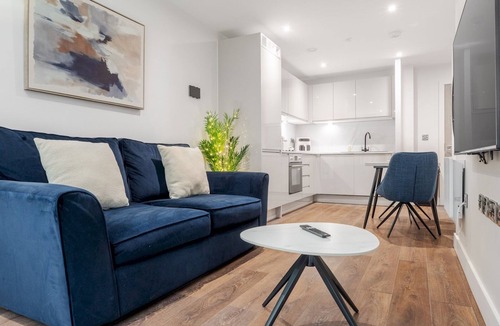 Vauxhall Apartment | Pass the Keys | Luxury Flat with River Views. 1 Bed. Sleeps 4