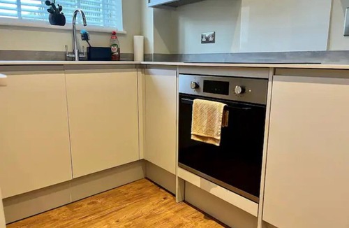 Rickmansworth Apartment | Pass the Keys | Modern Family Friendly Flat with Parking