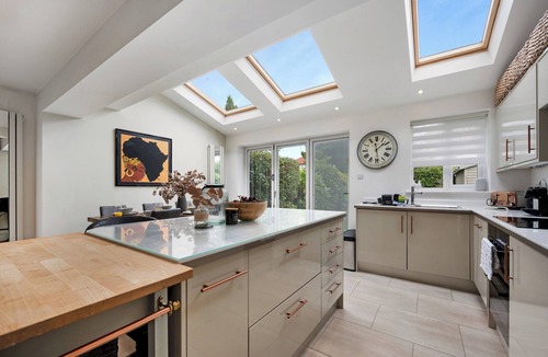 Didsbury House | Pass The Keys Picture Perfect Haven in Didsbury Village - Free Parking & EV Station