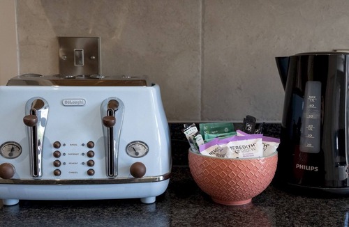 Radnage House | Pass the Keys | Quintessential Chilterns Hideaway