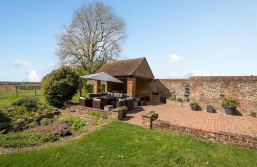 Radnage House | Pass the Keys Quintessential Chilterns Hideaway