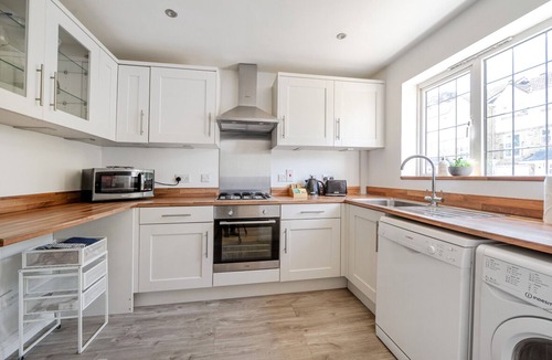 Walton-on-Thames House | Pass the Keys | Spacious 3BR Home w/Free Parking