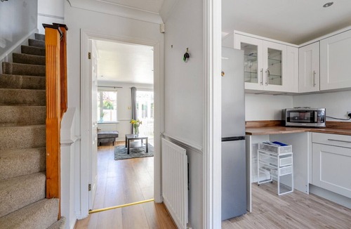 Walton-on-Thames House | Pass the Keys | Spacious 3BR Home w/Free Parking