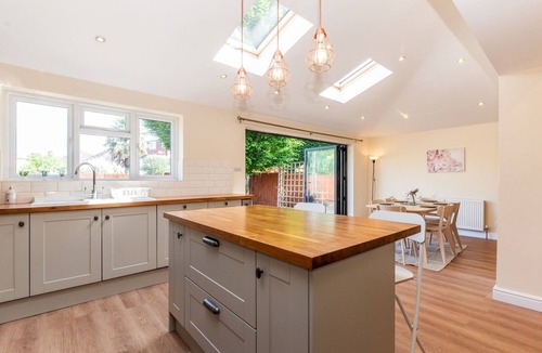 Chessington North and Hook House | Pass the Keys | Stunning, Spacious Chessington Gem with Parking