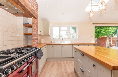 Chessington North and Hook House | Pass the Keys | Stunning, Spacious Chessington Gem with Parking