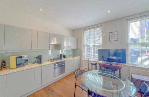 Soho Apartment | Pass the Keys Stylish 1 bed Soho Flat