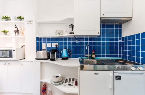 South Richmond Apartment | Pass the Keys | Tranquil Studio in Richmond with Free Parking