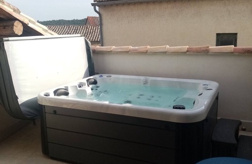 Montaren-et-Saint-Mediers House | Passage 3