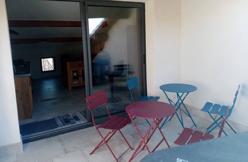 Montaren-et-Saint-Mediers House | Passage 3