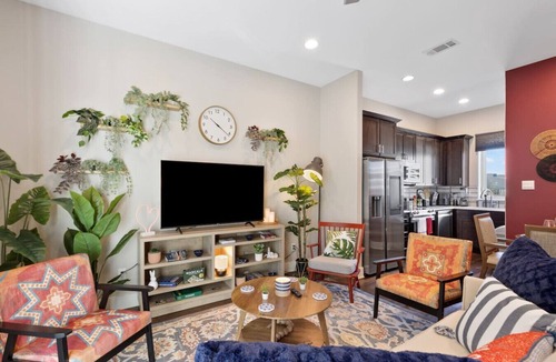 Fort Worth House | Passionate 2BD Townh: JOYfull & Magnolia walkable!