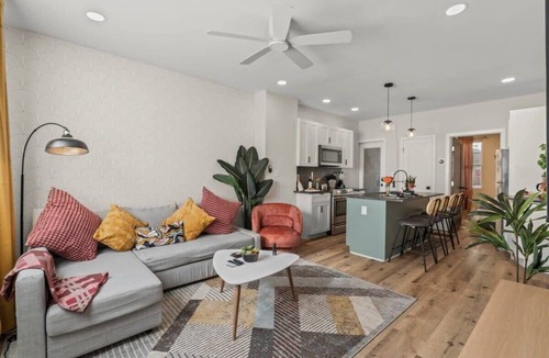 Passyunk Square Apartment | Passyunk Square Spacious 1 BR Oasis- Huge Deck