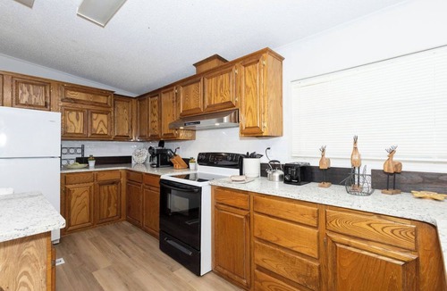 Tussy House | Pasture's Edge Retreat Comanche Lakes & Golf