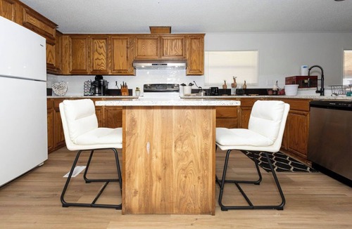 Tussy House | Pasture's Edge Retreat Comanche Lakes & Golf