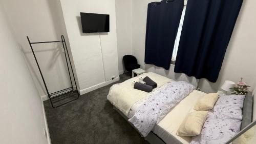 Northampton House | Pat Signature STAYS