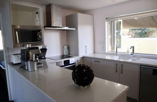 Pataua House | Pataua - The Yellow Waterfront Bach