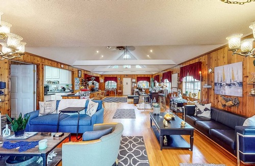 Fort Gaines House | Pataula Creek Lakehouse - Waterfront - Boat Launch