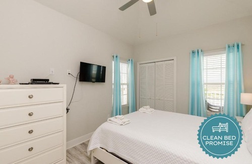 Corpus Christi House | Pathway to the Sea C202