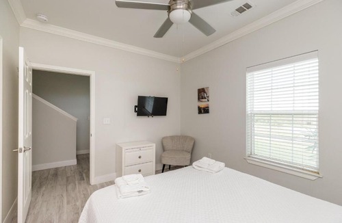 Corpus Christi House | Pathway to the Sea T828