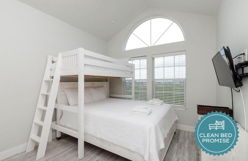 Corpus Christi House | Pathway to the Sea T828