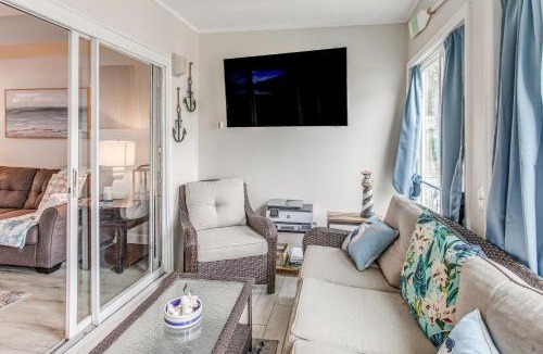 North Myrtle Beach House | Patio & Balcony! NMB Townhome < 2 Mi to Shore