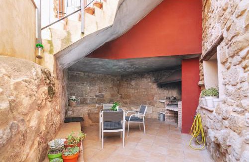 Lledo Apartment | Patio con barbacoa: disfruta del Matarraña