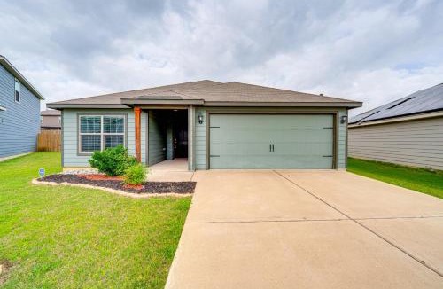 Venus House | Patio & Fenced Yard: Peaceful Venus Retreat