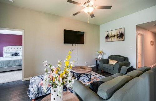 Venus House | Patio & Fenced Yard: Peaceful Venus Retreat