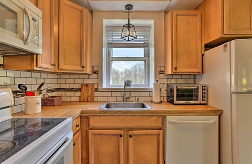 Hellertown Cottage | Patio & Fire Pit: Idyllic Cottage in Hellertown!