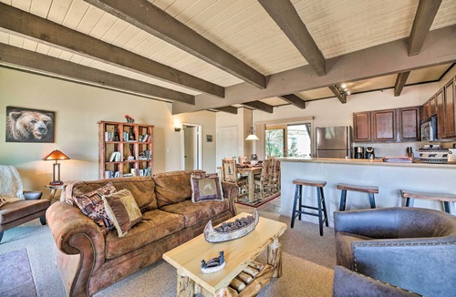 Pinetop Condo | Patio & Fireplace: Country Club Pinetop Condo!